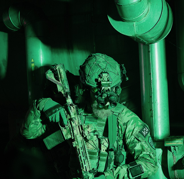 NEXUM HK — operator under night vision